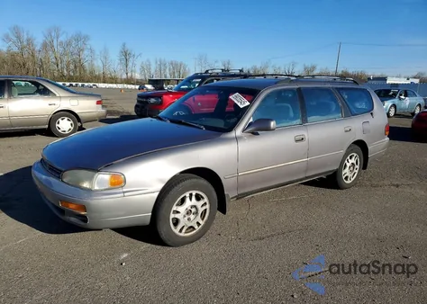 1996 Toyota Camry Le z USA, uszkodzony, nr VIN 4T1EF12K5TU125643